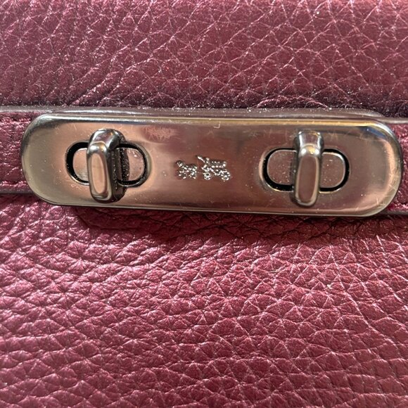 Coach Swagger Swingpack in Metallic Burgundy Pebble Leather - Picture 4 of 9